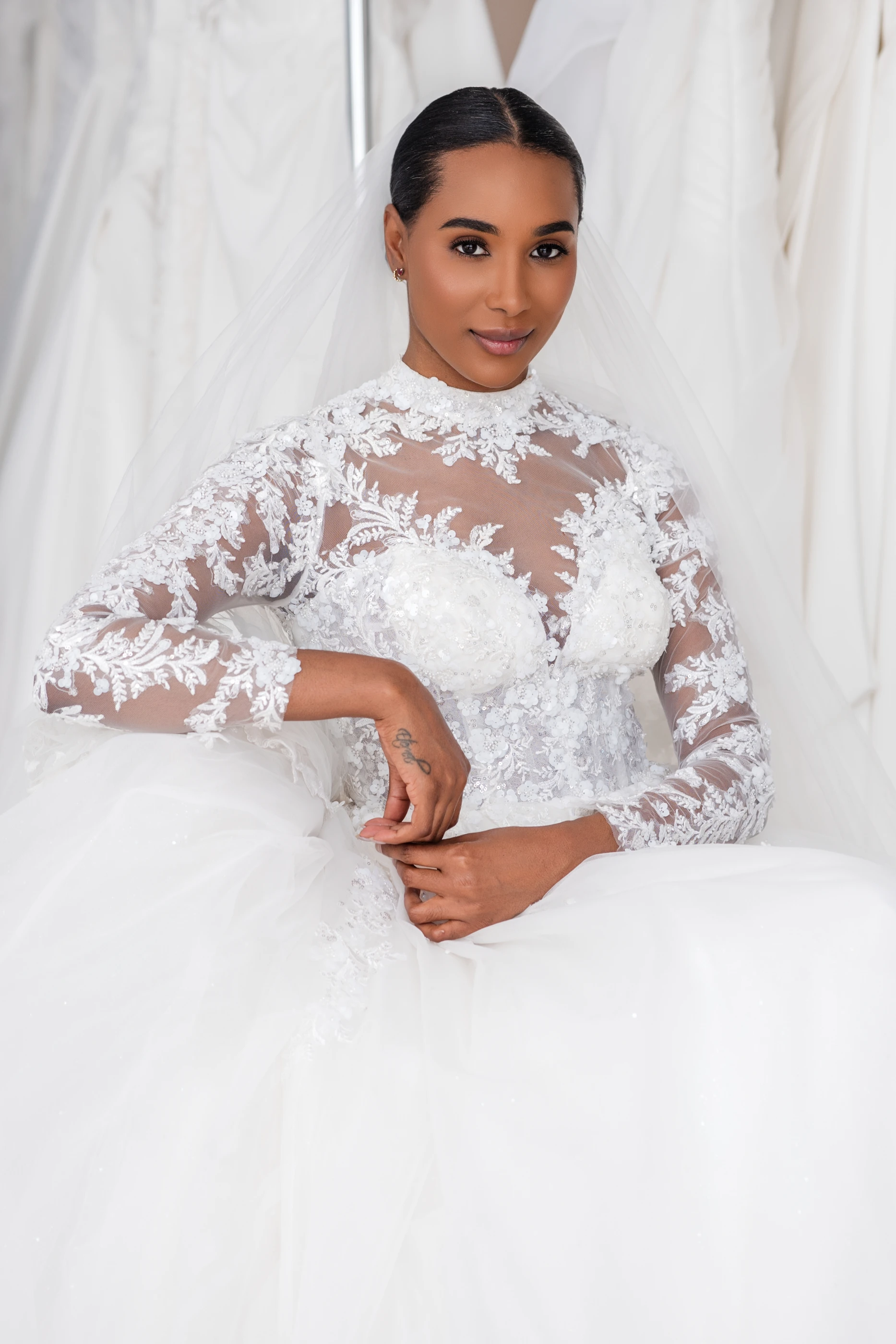 Anita bridal dress — photograph 2