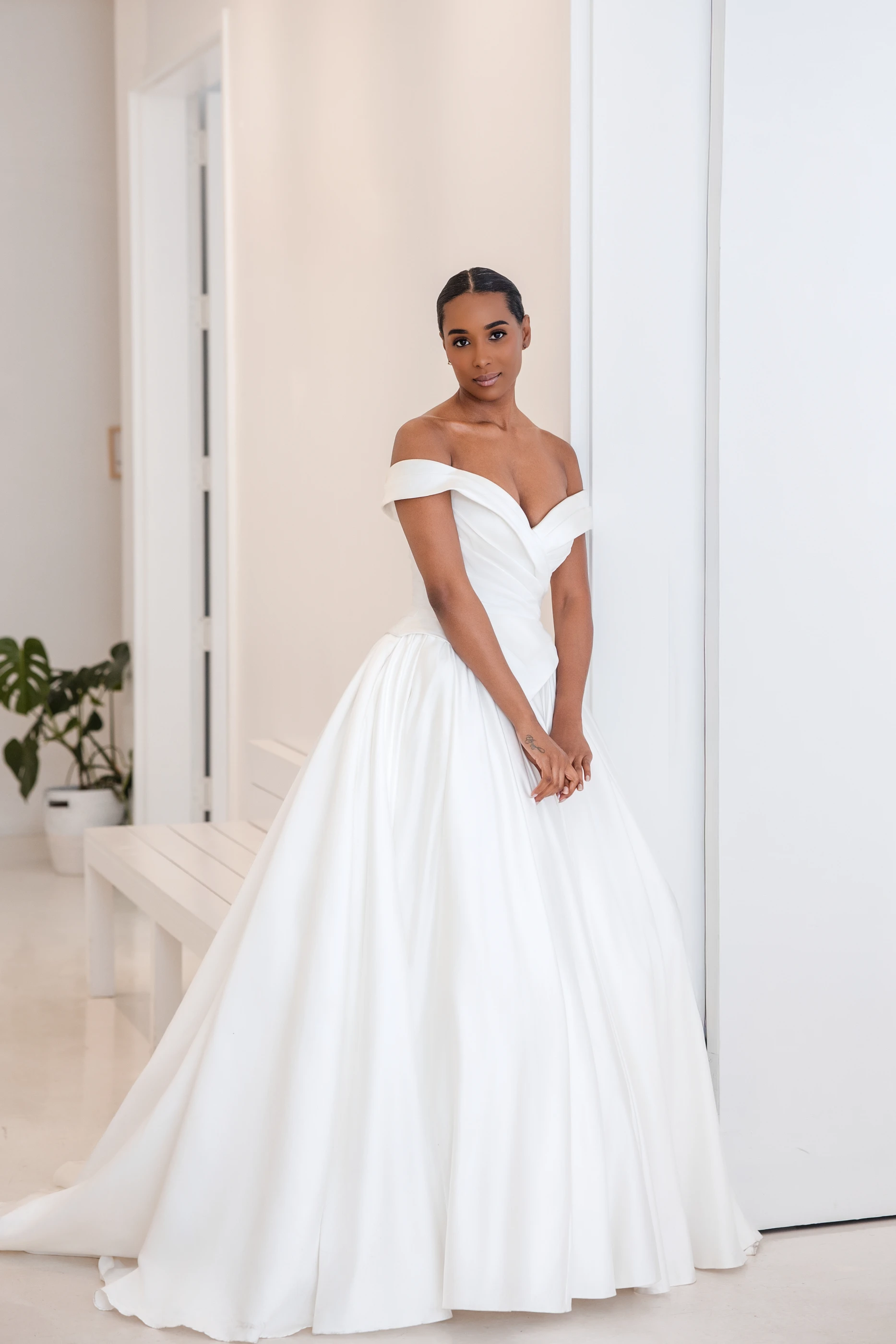 Selena bridal dress — photograph 2